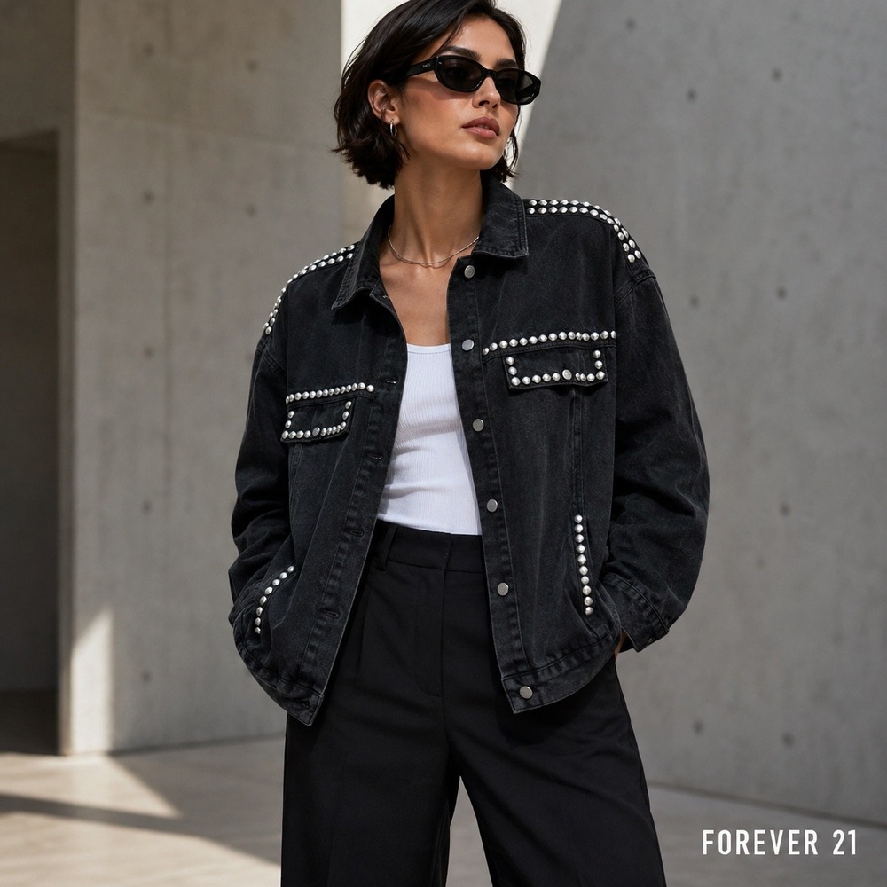 Forever 21 Womens XL Black Studded Denim Jacket Oversized Silver Studs Trucker